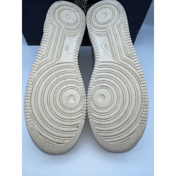 NIKE  AIR FORCE 1 07 LV8 LTHR  Air Force Leather   Gray   AJ9507 002 Men Size 11 - Picture 7 of 10